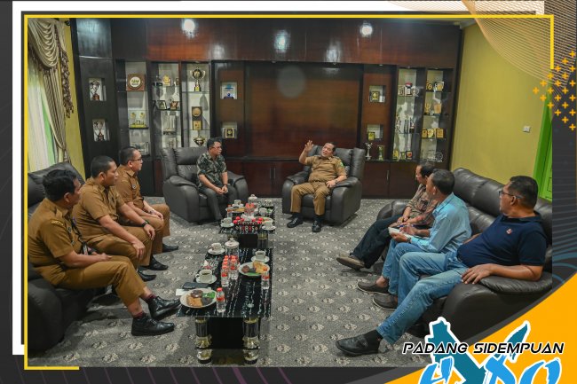 WALI KOTA IRSAN EFENDI NASUTION TERIMA AUDIENSI IOF PADANG SIDEMPUAN 