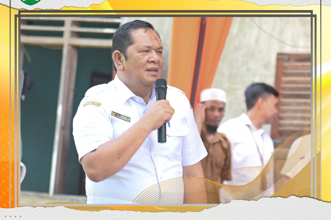 Walikota Serahkan Sertifikat Pendaftaran Tanah Sistem Lengkap (PTSL) di Desa Rimba Soping