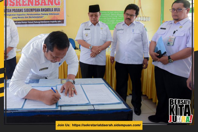 Wali Kota Padang Sidempuan Irsan Efendi Nasution membuka Musyawarah Rencana Pembangunan (MUSRENBANG) Kecamatan Padang Sidempuan Angkola Julu.