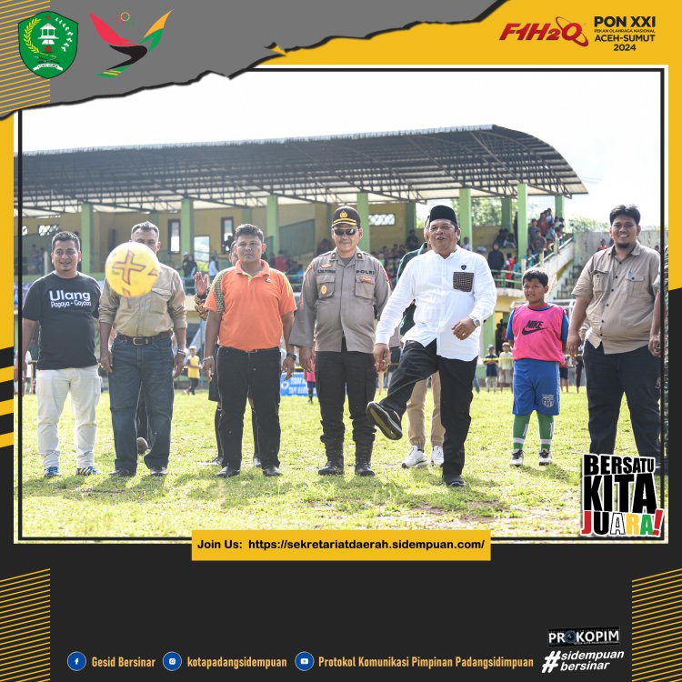 Walikota Irsan Efendi Nasution Tendang Bola Pertama Tanda Dimulainya  Festival sepak bola SSB Sayap Biru Tahun 2023 