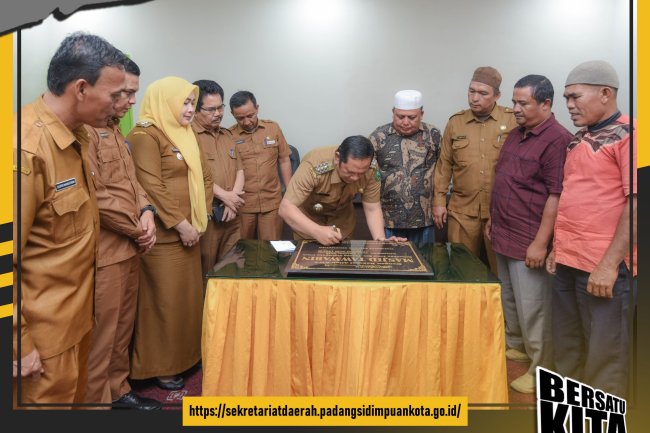 Wako Irsan Tanda Tangani Baru Prasasti Peresmian masjid Tawwabin Kel. Tobat