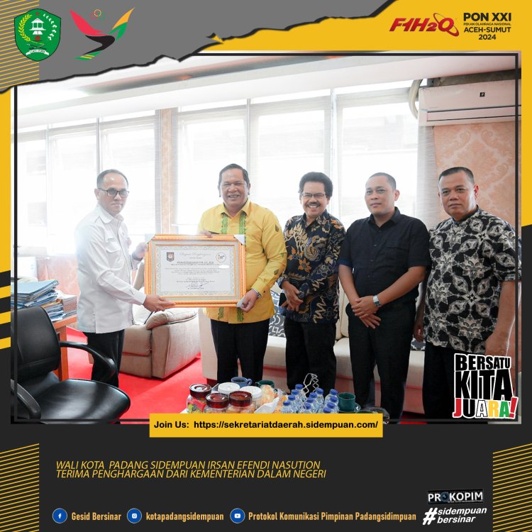 Wali Kota Padang Sidempuan Terima Penghargaan Dari Kemendagri