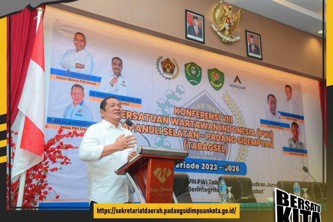 Walikota Irsan Buka Konferensi VIII PWI Tabagsel