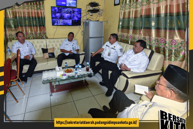 Wakil Walikota Padang Sidempuan Ir. Arwin Siregar, MM meninjau persiapan penilaian Ombudsman RI terkait pelayanan publik