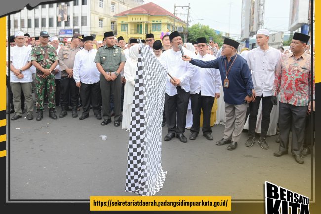 Wali Kota Padang Sidempuan Melepas Jemaah Haji Kota Padangsidimpuan Tahun 2023 menuju Asrama Haji Medan