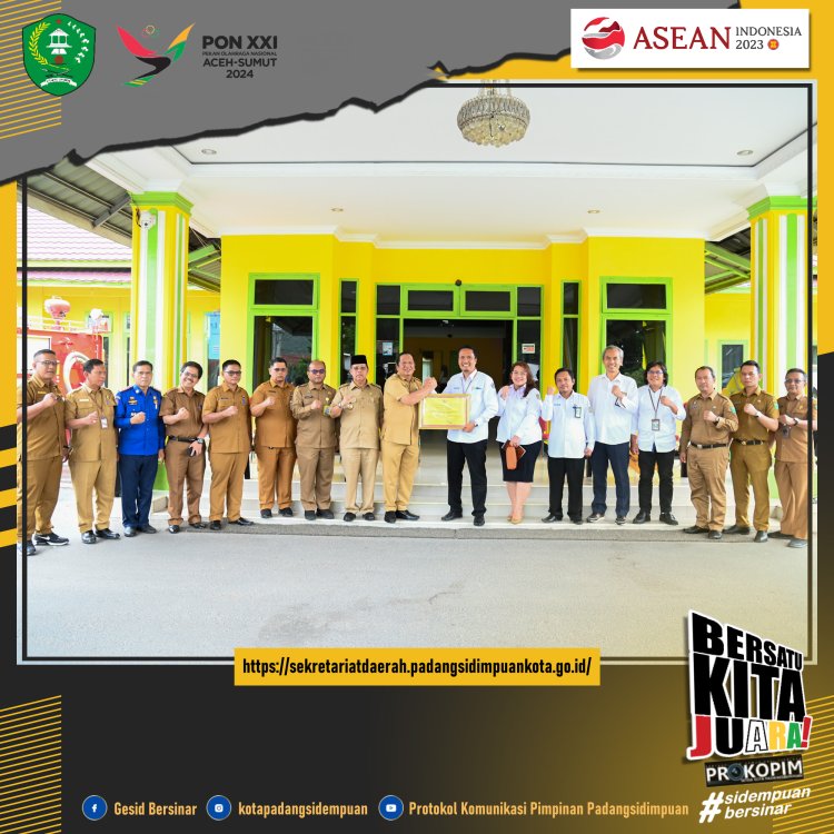 Wali Kota Padangsidimpuan Irsan Efendi Nasution Berikan Penghargaan Kepada KPKNL Kota Padangsidimpuan atas Kerja Sama yang Baik dalam Pengelolaan Barang Milik Daerah